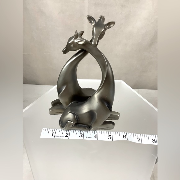 Lion, Lioness and Giraffe Figurines (ALL FIGURINES INCLUDED) - Picture 8 of 9